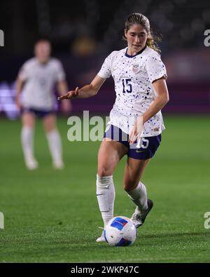 Carson, California, Stati Uniti. 20 febbraio 2024. Il centrocampista degli Stati Uniti KORBIN ALBERT (15) dribbla la palla durante il primo tempo di una partita a gironi della CONCACAF W Gold Cup tra gli Stati Uniti e la Repubblica Dominicana al Dignity Health Sports Park di Carson, California. (Immagine di credito: © Brenton TSE/ZUMA Press Wire) SOLO PER USO EDITORIALE! Non per USO commerciale! Foto Stock