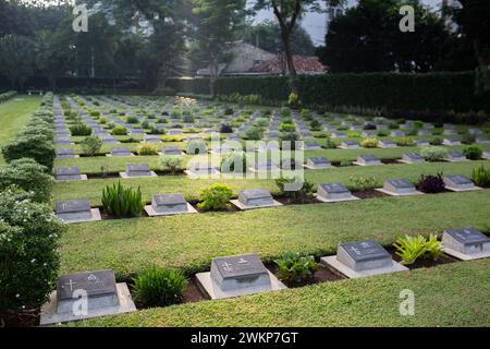 Giacarta, Indonesia - 20 febbraio 2024: Cimitero di guerra del Commonwealth a Giacarta, Indonesia. Foto Stock