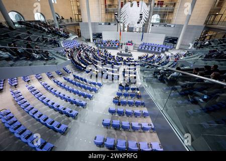 Deutscher Bundestag, 154. Plenarsitzung Symbolbild Plenarsaal bei der 154. Sitzung des Deutschen Bundestag a Berlino Berlino Berlino Germania Germania *** Bundestag tedesco, 154a sessione plenaria immagine simbolica della camera plenaria alla 154a sessione del Bundestag tedesco a Berlino Germania Foto Stock