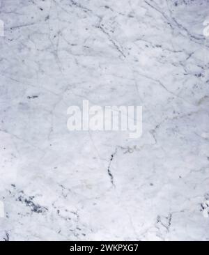 Un primo piano del vero marmo di Carrara in un negozio di marmo vicino ai box, Carrara, Toscana, Italia Foto Stock