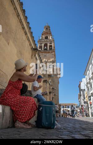 Córdoba, 07/30/2023. Turisti ad agosto. Foto: Rafael Carmona. Arciore. Crediti: Album / Archivo ABC / Rafael Carmona Foto Stock