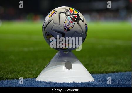 PUMA Rainbow LBGTQ+ Orbita Official Match Ball per la stagione EFL 2023/24 - Ipswich Town contro Rotherham United, Sky Bet Championship, Portman Road, Ipswich, UK - 20 febbraio 2024 solo uso editoriale - si applicano restrizioni DataCo Foto Stock