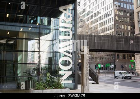 Segnaletica esterna a Nomura International PLC, One Angel Lane, Bishopsgate, City of London, EC4, Inghilterra, Regno Unito Foto Stock