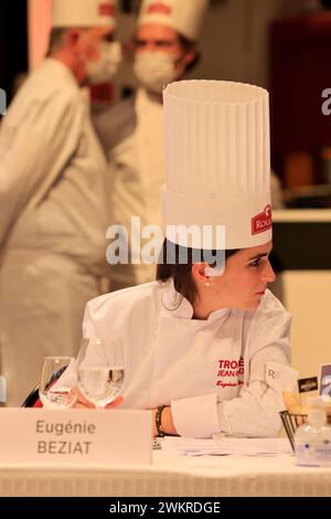 Eugénie Béziat, una delle rare cuoche femminili, membro della giuria del “Trophée Jean-Rougié” di Sarlat nel Périgord Noir. Questo co gastronomico Foto Stock