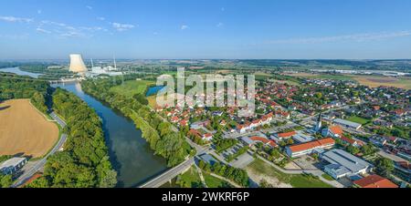 Vista aerea della regione intorno a Niederaichbach nella valle dell'Isar in bassa Baviera in estate Foto Stock