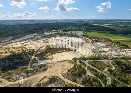 Vista aerea delle cave di pietra calcarea vicino a Sollnhofen nel Parco naturale di Altmühltal nella Franconia centrale Foto Stock