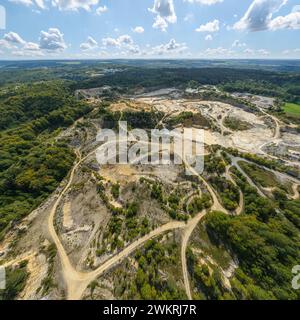 Vista aerea delle cave di pietra calcarea vicino a Sollnhofen nel Parco naturale di Altmühltal nella Franconia centrale Foto Stock