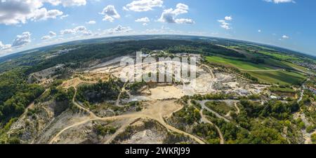 Vista aerea delle cave di pietra calcarea vicino a Sollnhofen nel Parco naturale di Altmühltal nella Franconia centrale Foto Stock