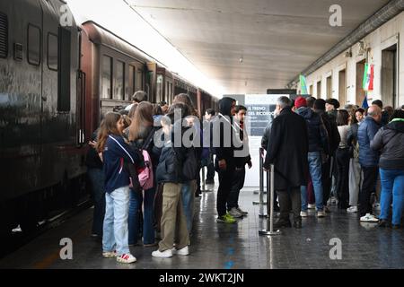 Firenze, Italia. 22 febbraio 2024. Foto massimo Paolone/LaPresse 22 febbraio 2024 - Firenze, Italia - il treno del ricordo - stazione di Firenze 22 febbraio 2024 Firenze, Italia - il treno della memoria - stazione di Firenze credito: LaPresse/Alamy Live News Foto Stock