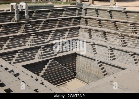 Tank a gradini al Royal Enclosure, Hampi, Hosai, Karnataka, India Foto Stock