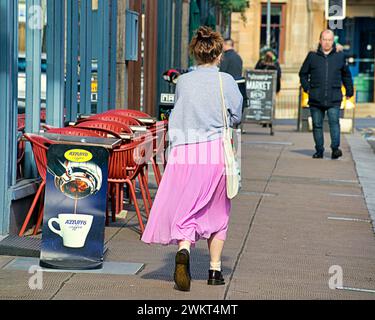 Glasgow, Scozia, Regno Unito. 22 febbraio 2024. Meteo nel Regno Unito: Soleggiato su Buchanan Street, il miglio di stile e la capitale dello shopping della Scozia. Credit Gerard Ferry/Alamy Live News Foto Stock