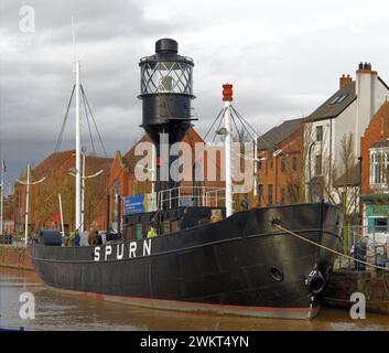 Lo sperone Lightship LS-12 e la nuova area Marina di Hull, Yorkshire, Regno Unito Foto Stock