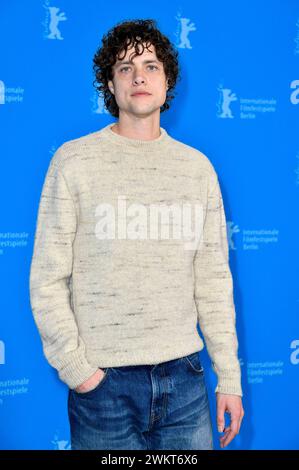 Douglas Smith beim Photocall zum Kinofilm Seven Veils auf der Berlinale 2024 / 74. Internationale Filmfestspiele Berlin im Hotel Grand Hyatt. Berlino, 22.02.2024 *** Douglas Smith al photocall per il lungometraggio Seven Veils al Berlinale 2024 74 Berlin International Film Festival presso l'Hotel Grand Hyatt Berlin, 22 02 2024 foto:Xn.xKubelkax/xFuturexImagex Veils 4262 Foto Stock