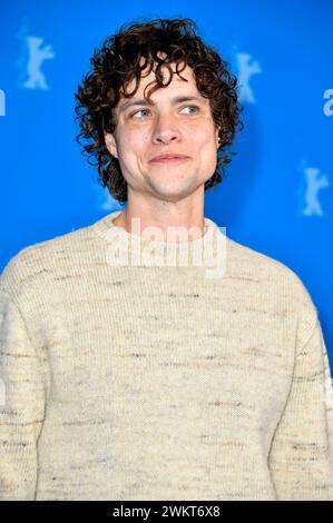 Douglas Smith beim Photocall zum Kinofilm Seven Veils auf der Berlinale 2024 / 74. Internationale Filmfestspiele Berlin im Hotel Grand Hyatt. Berlino, 22.02.2024 *** Douglas Smith al photocall per il lungometraggio Seven Veils al Berlinale 2024 74 Berlin International Film Festival presso l'Hotel Grand Hyatt Berlin, 22 02 2024 foto:Xn.xKubelkax/xFuturexImagex Veils 4264 Foto Stock