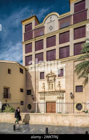 Esterno della facciata principale del monastero di Santa Clara la Real del XIV secolo, complesso monastico dell'ordine delle Clarisse, città di Murcia, Spagna. Foto Stock