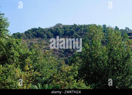 VISTA DE GIBRALFARO DESDE EL PASEO DEL PARQUE - FOTO AÑOS 90. UBICAZIONE: CASTILLO DE GIBRALFARO. Malaga. SPAGNA. Foto Stock