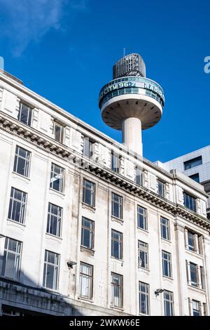 Liverpool, Regno Unito 12 febbraio 2024: St Johns Beacon Viewing Gallery a Liverpool in piedi sopra le strade. Foto Stock
