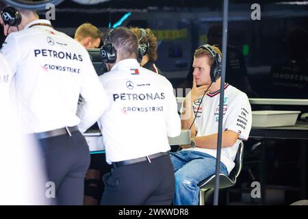 Sakhir, Bahrein. 22 febbraio 2024. SCHUMACHER Mick (Ger), pilota di riserva del team Mercedes AMG F1, ritratto durante i test pre-stagionali di Formula 1 Aramco 2024 del Campionato del mondo FIA di Formula 1 2024 dal 21 al 23 febbraio 2024 sul circuito Internazionale del Bahrain, a Sakhir, Bahrain - foto Florent Gooden/DPPI F1 test pre-stagione in Bahrain al Bahrain International Circuit il 22 febbraio 2024 a Sakhir, Bahrain. (Foto di HOCH ZWEI) credito: dpa/Alamy Live News Foto Stock