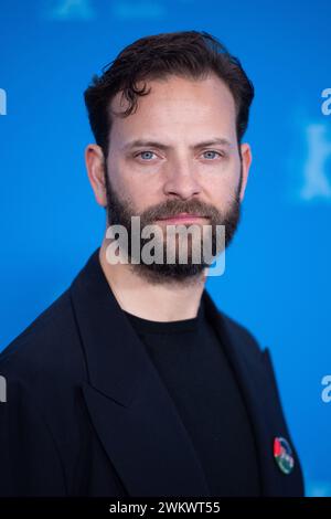 Berlino, Germania. 22 febbraio 2024. Alessandro Borghi partecipa al Supersex Photocall durante il 74° Berlinale International Film Festival Berlin al Grand Hyatt Hotel di Berlino, Germania, il 22 febbraio 2024. Foto di Aurore Marechal/ABACAPRESS.COM credito: Abaca Press/Alamy Live News Foto Stock