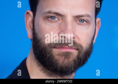 Berlino, Germania. 22 febbraio 2024. Alessandro Borghi partecipa al Supersex Photocall durante il 74° Berlinale International Film Festival Berlin al Grand Hyatt Hotel di Berlino, Germania, il 22 febbraio 2024. Foto di Aurore Marechal/ABACAPRESS.COM credito: Abaca Press/Alamy Live News Foto Stock