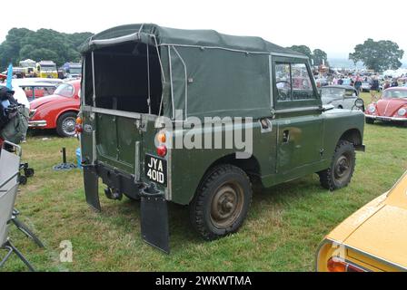 Una Land Rover serie 2A del 1966 parcheggiata in mostra al 48th Historic Vehicle Gathering, Powderham, Devon, Inghilterra, Regno Unito. Foto Stock