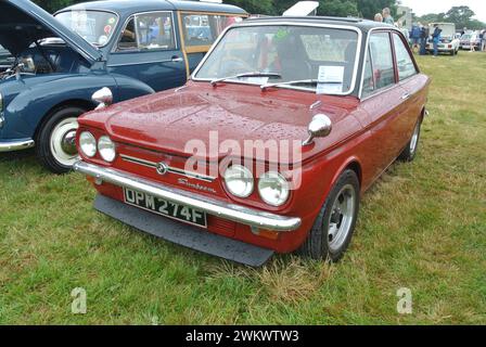 Una Sunbeam Stiletto del 1968 ha parcheggiato in mostra al 48th Historic Vehicle Gathering, Powderham, Devon, Inghilterra, Regno Unito. Foto Stock