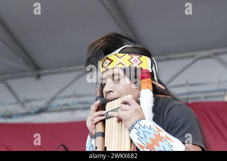 La Courneuve, Francia. 13 settembre 2014. I peruviani si esibiscono sul palco al Fête de l'Humanité di la Courneuve, Francia Foto Stock