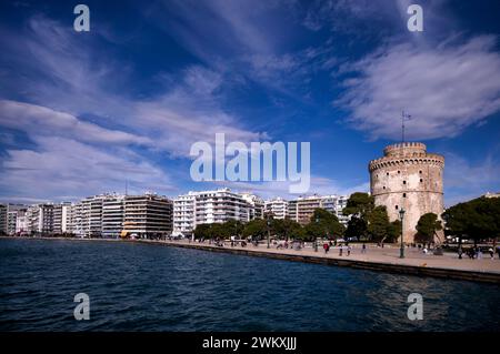 White Tower, lungomare, skyline, Salonicco, Macedonia, Grecia Foto Stock