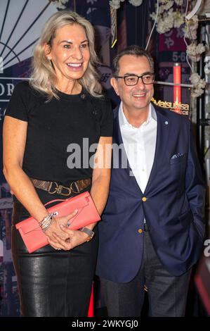 Saskia Greipl-Kostantinidis und Stavros Kostantinidis bei der Shibuya Crossing Party in Hotel Mandarin Oriental. München, 22.02.2024 *** Saskia Greipl Kostantinidis e Stavros Kostantinidis al Shibuya Crossing Party al Mandarin Oriental Hotel Monaco di Baviera, 22 02 2024 foto:Xn.xKolinzx/xFuturexImagex shibuya party 4233 Foto Stock