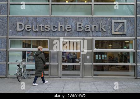 Deutsche Bank Filiale, Kurfürstendamm, Charlottenburg, Charlottenburg-Wilmersdorf, Berlino, Deutschland *** filiale Deutsche Bank, Kurfürstendamm, Charlottenburg, Charlottenburg Wilmersdorf, Berlino, Germania Foto Stock