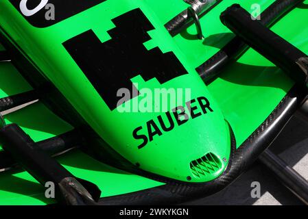 Sakhir, Bahrein. 23 febbraio 2024. Cono di inserimento Sauber C44. 23.02.2024. Formula 1 test, Sakhir, Bahrain, giorno tre. Il credito fotografico dovrebbe essere: XPB/Alamy Live News. Foto Stock