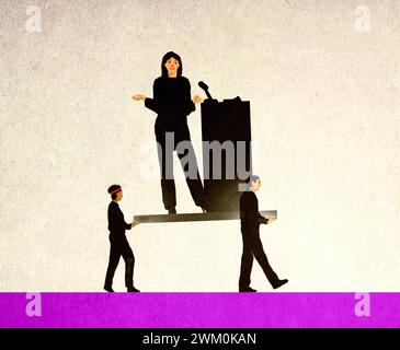 Uomini che portano una donna politica oversize con leggio sullo sfondo beige Foto Stock