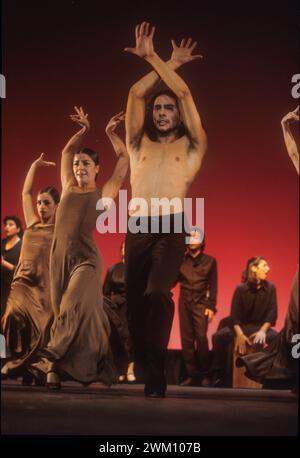 3823680 Joaquín Cortés; (add.info.: Roma, Teatro Olimpico, 1995. Ballerina spagnola di flamenco Joaquín Cortés / Roma, Teatro Olimpico, 1995. Il ballerino di flamenco Joaquin Cortes); © Marcello Mencarini. Tutti i diritti riservati 2024. Foto Stock