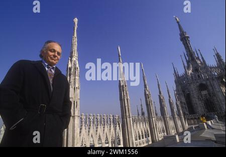 3829306 Lorin Maazel; (add.info.: Milano, 1992. Direttore d'orchestra americano Lorin Maazel sul tetto della Cattedrale / Milano, 1992. Il direttore d'orchestra Lorin Maazel sul tetto del Duomo); © Marcello Mencarini. Tutti i diritti riservati 2024. Foto Stock