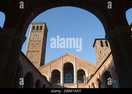 4066201 Basilica di Sant'Ambrogio a Milano; (add.info.: Basilica di Sant'Ambrogio a Milano, Basilica di Sant'Ambrogio); © Marcello Mencarini. Tutti i diritti riservati 2024. Foto Stock