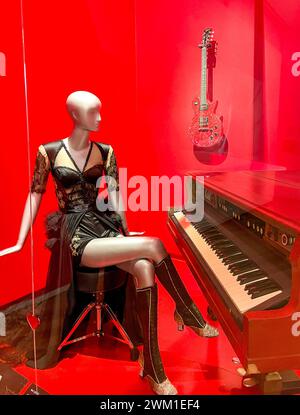 Mostra "Taylor Swift: Storyteller" al Museum of Arts and Design di Columbus Circle, New York City, USA 2024 Foto Stock