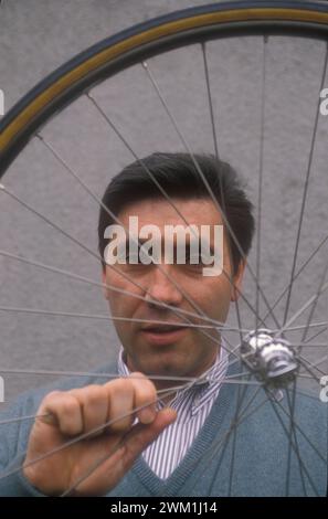 4069466 Bruxelles, 1990. Ex campione di ciclismo Eddy Merckx (foto); (add.info.: Bruxelles; Bruxelles, Belgio; Belgio, Bruxelles, 1990. L'ex campione di ciclismo Eddy Merckx); © Marcello Mencarini. Tutti i diritti riservati 2024. Foto Stock