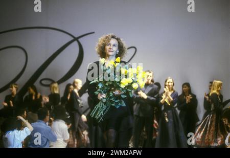 MME4810653 Milano, 1988. Anna Molinari, stilista per Bluemarine brand/Milano, 1988. Anna Molinari, stilista di Bluemarine -; (add.info.: Milano, 1988. Anna Molinari, stilista per Bluemarine brand/Milano, 1988. Anna Molinari, stilista di Bluemarine -); © Marcello Mencarini. Tutti i diritti riservati 2024. Foto Stock