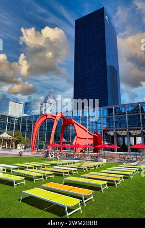 Scultura "l'Araignee Rouge" di Alexander Calder. La Defense. Parigi. Francia. Europa. Foto Stock