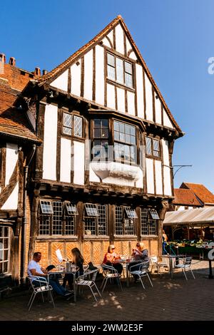 Architettura Tudor. Il pub di Gert e Henry a Shambles. York, North Yorkshire, Yorkshire e Humber, Inghilterra, Regno Unito, Europa Foto Stock