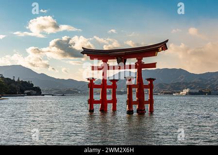 Itsukushima Jinja, Miyajima Tori, Giappone Foto Stock