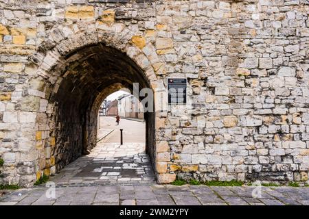 Westgate nelle mura della città vecchia, vista dall'esterno. Southampton, Hampshire, Inghilterra, Regno Unito, Regno Unito, Europa Foto Stock