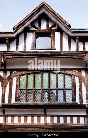 Dettagli. Southampton Tudor House. L'edificio in legno è stato costruito alla fine del XV secolo. Southampton, Hampshire, Inghilterra, Regno Unito, Regno Unito, E Foto Stock