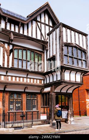 Dettagli. Southampton Tudor House. L'edificio in legno è stato costruito alla fine del XV secolo. Southampton, Hampshire, Inghilterra, Regno Unito, Regno Unito, E Foto Stock