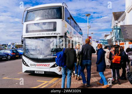 Autobus navetta tra il terminal dei traghetti e la ferrovia Southampton Central. Southampton, Hampshire, Inghilterra, Regno Unito, Regno Unito, Europa Foto Stock