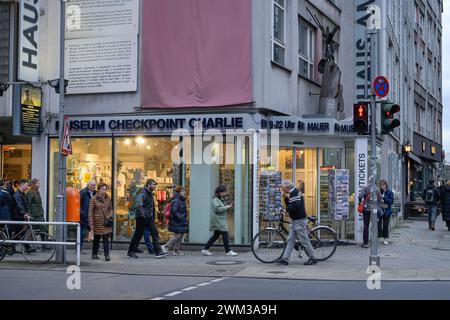 Mauermuseum Haus am Checkpoint Charlie, Friedrichstraße, Mitte, Berlino, Deutschland Foto Stock