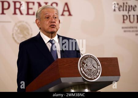 Città del Messico, Messico. 23 febbraio 2024. 23 febbraio 2024, città del Messico, Messico: Il presidente del Messico, Andres Manuel Lopez Obrador gesticola durante la conferenza informativa giornaliera mattutina presso il Palazzo Nazionale. Il 23 febbraio 2024 a città del Messico, Messico (foto di Luis Barron/Eyepix Group/Sipa USA). Crediti: SIPA USA/Alamy Live News Foto Stock