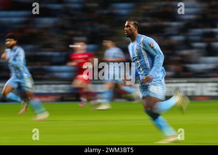Coventry, Regno Unito. 23 febbraio 2024. Haji Wright di Coventry City durante la partita del Campionato Sky Bet Coventry City vs Preston North End alla Coventry Building Society Arena, Coventry, Regno Unito, 23 febbraio 2024 (foto di Gareth Evans/News Images) a Coventry, Regno Unito il 23/2/2024. (Foto di Gareth Evans/News Images/Sipa USA) credito: SIPA USA/Alamy Live News Foto Stock