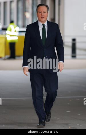 Arriva alla casa di trasmissione della BBC Portland Street prima di domenica mattina con Laura Kuenssberg. Immagine scattata il 14 gennaio 2023. © Belinda Jiao jiao Foto Stock