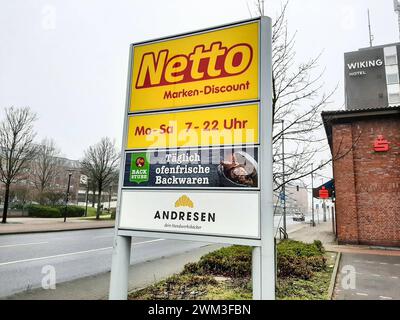 Hinweisschild netto Markendiscounter *** segno di disappunto del marchio netto Copyright: XLobeca/RHx Foto Stock